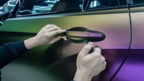 Chameleon Pigments for Multi-Angle Color Effects in Coatings