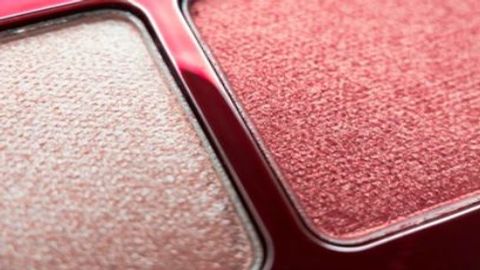 Pearlescent Pigments for Eye Shadow and Highlighter Formulations