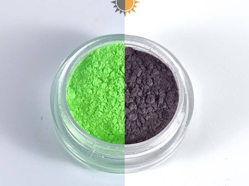 Green to Grey Photochromic Pigment, UV Color Changing – KT-PMC-06-GG - Kolortek