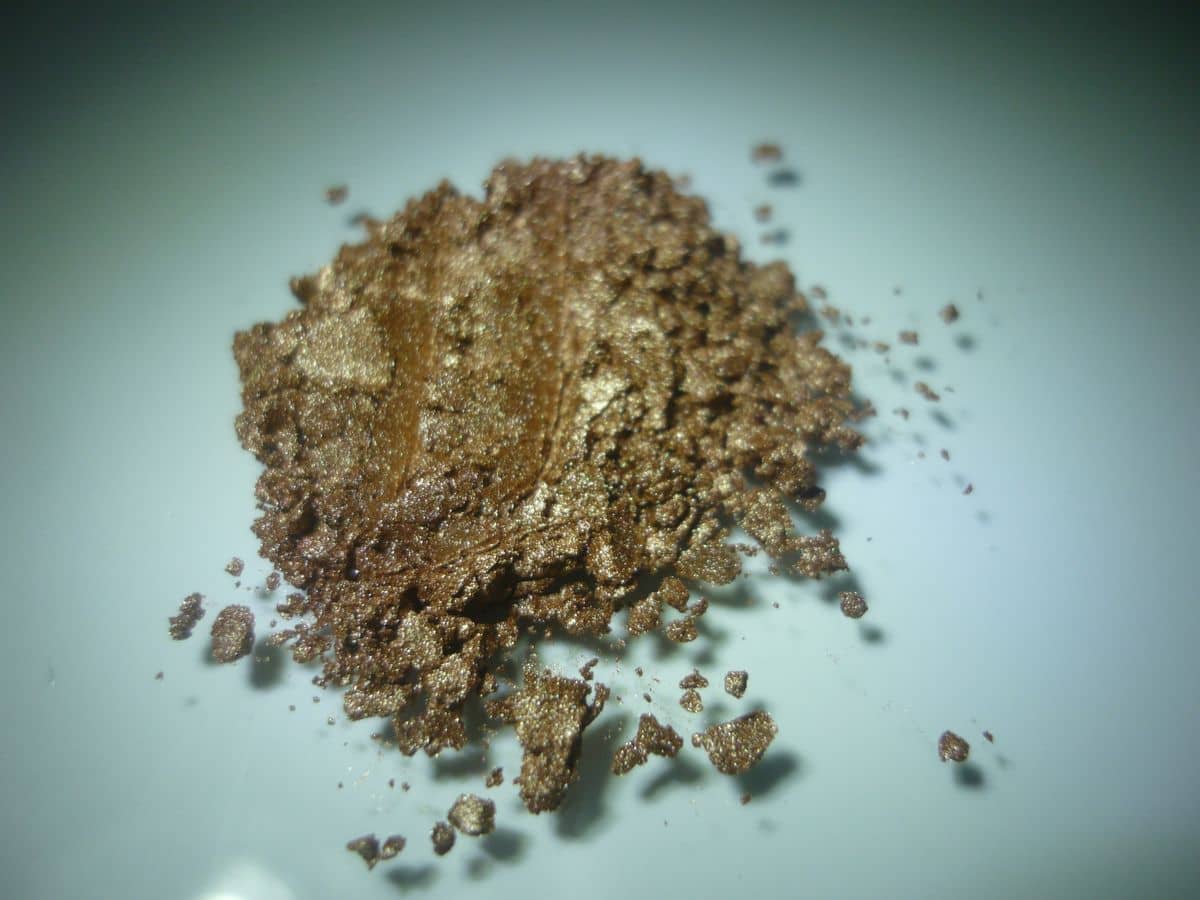 satin bronze pigment